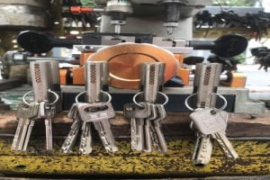 Có nên làm lại chìa ổ khóa khi bị mất hết chìa khóa không ? lam chia khoa