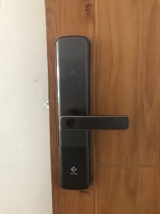 Khóa cửa điện tử